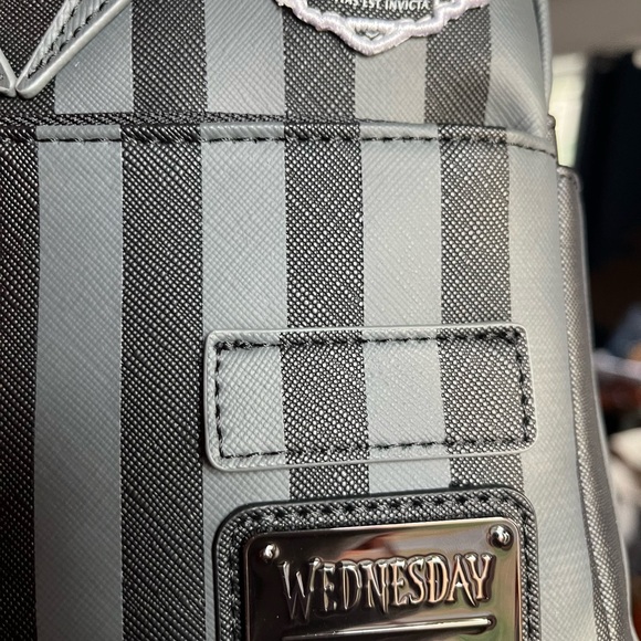 Lounge fly backpack, Wednesday, Addams, new with tags just a great fun backpack - Picture 7 of 8